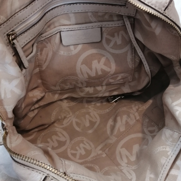 Michael Kors handbag - Picture 5 of 6